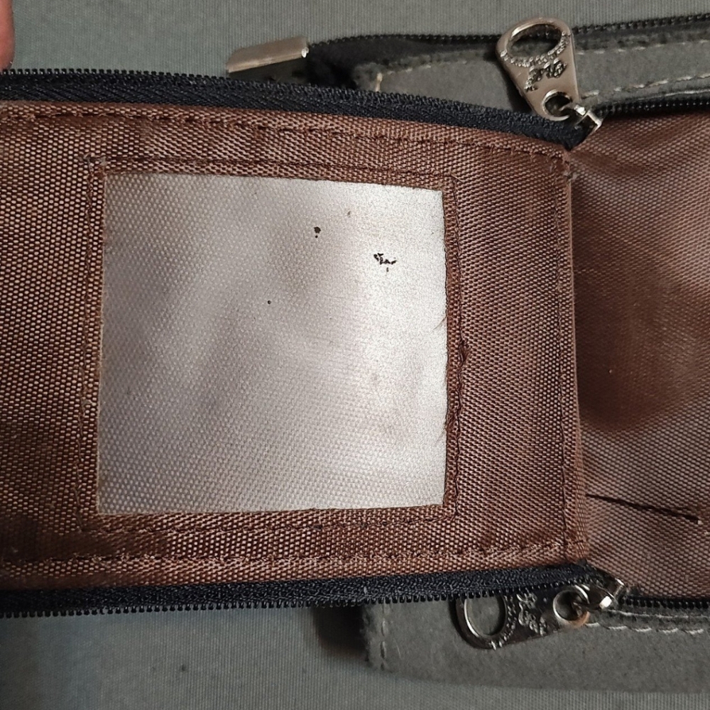 Wristlet / Wallet - Picture 4 of 7